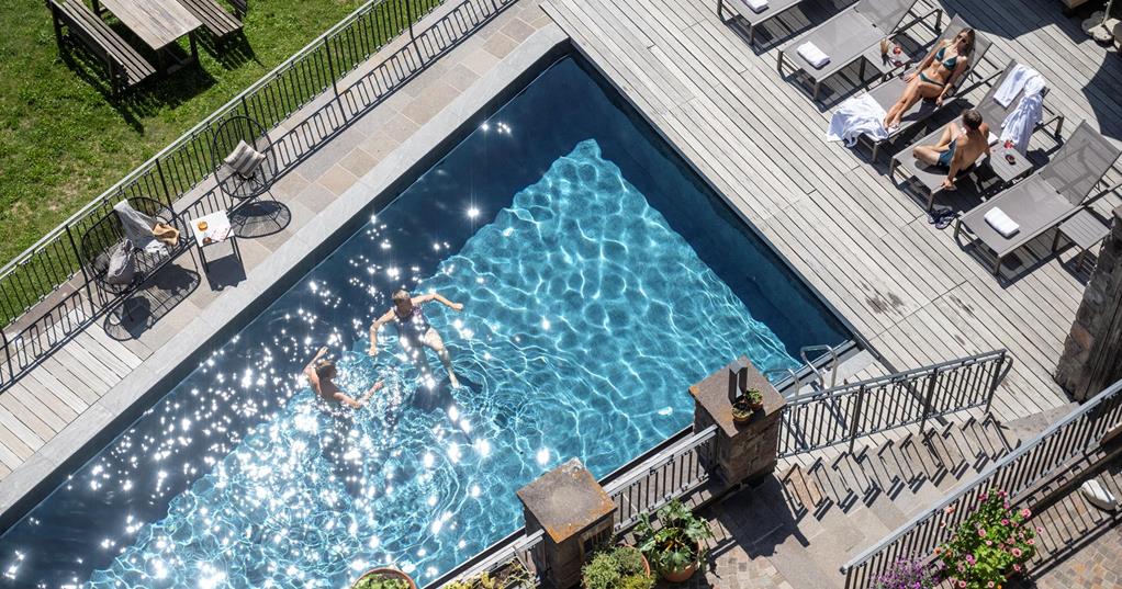 Divertimento nella piscina esterna | Hotel Paradies