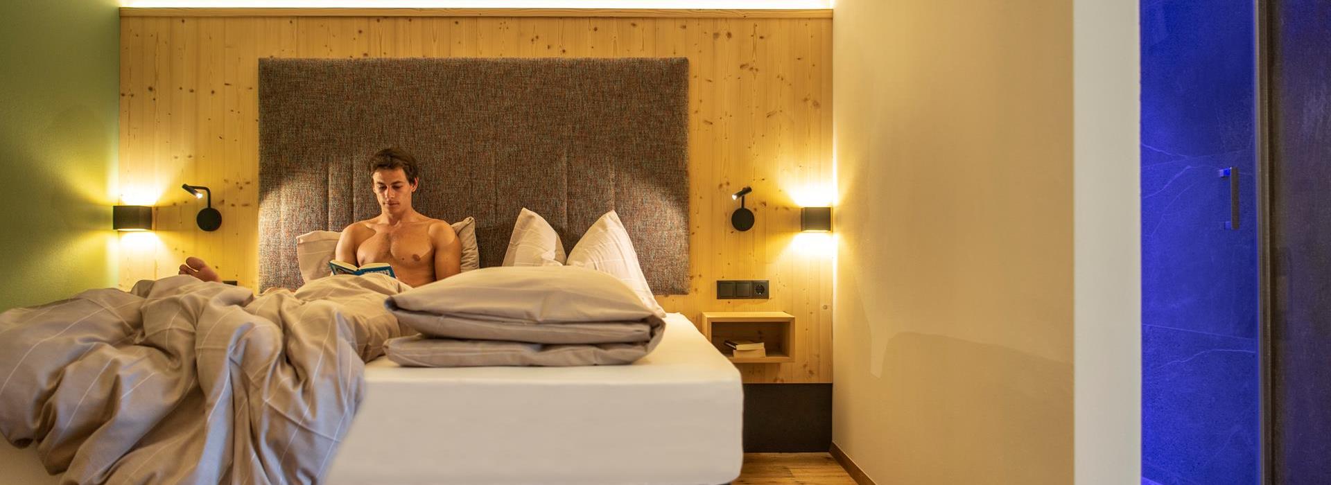 Schlafzimmer mit Doppelbett Studio Alpin