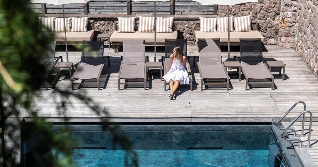 Relax on the pool side | Hotel Paradies