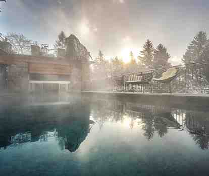 La piscina esterna riscaldata in inverno